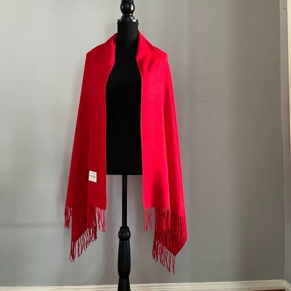 Soft warm scarf is a mixture of acrylic and cashmere condition is new - Picture 5 of 10
